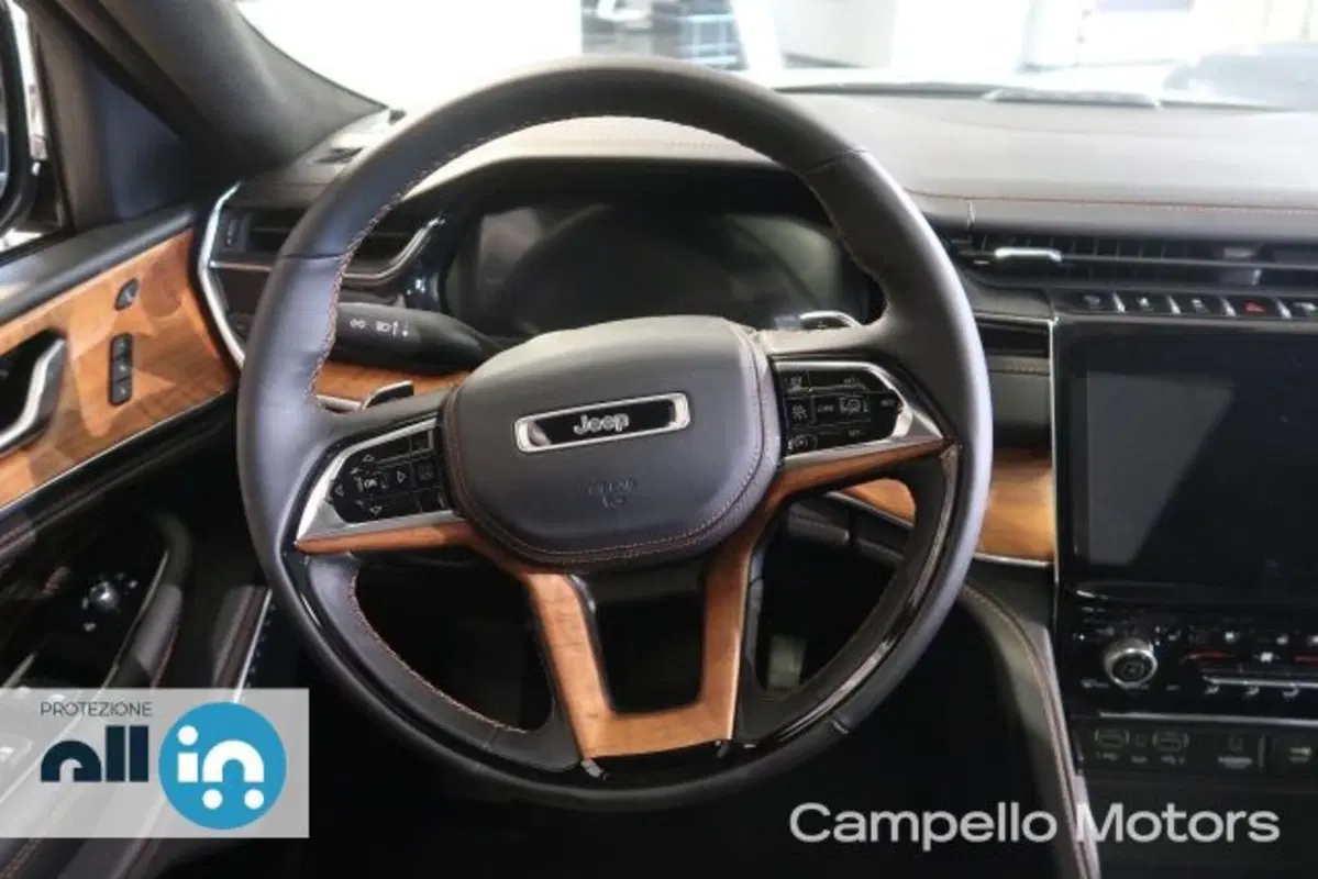 Jeep Grand Cherokee nuova a Venezia (7)