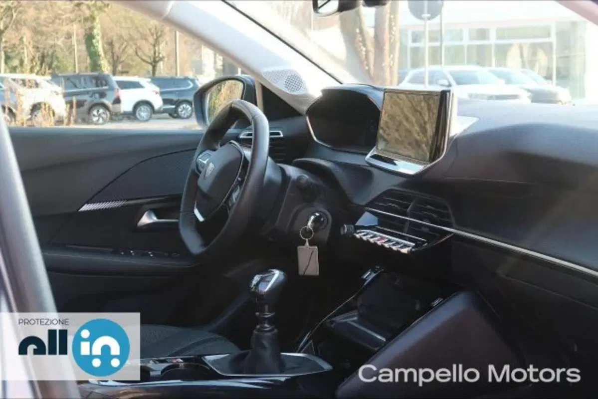 Peugeot 208 usata a Venezia (14)
