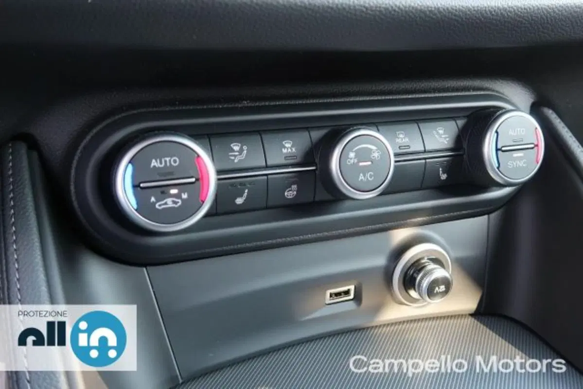 Alfa Romeo Stelvio nuova a Venezia (12)