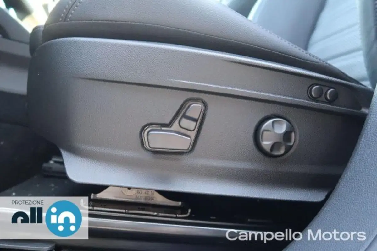 Alfa Romeo Stelvio nuova a Venezia (17)
