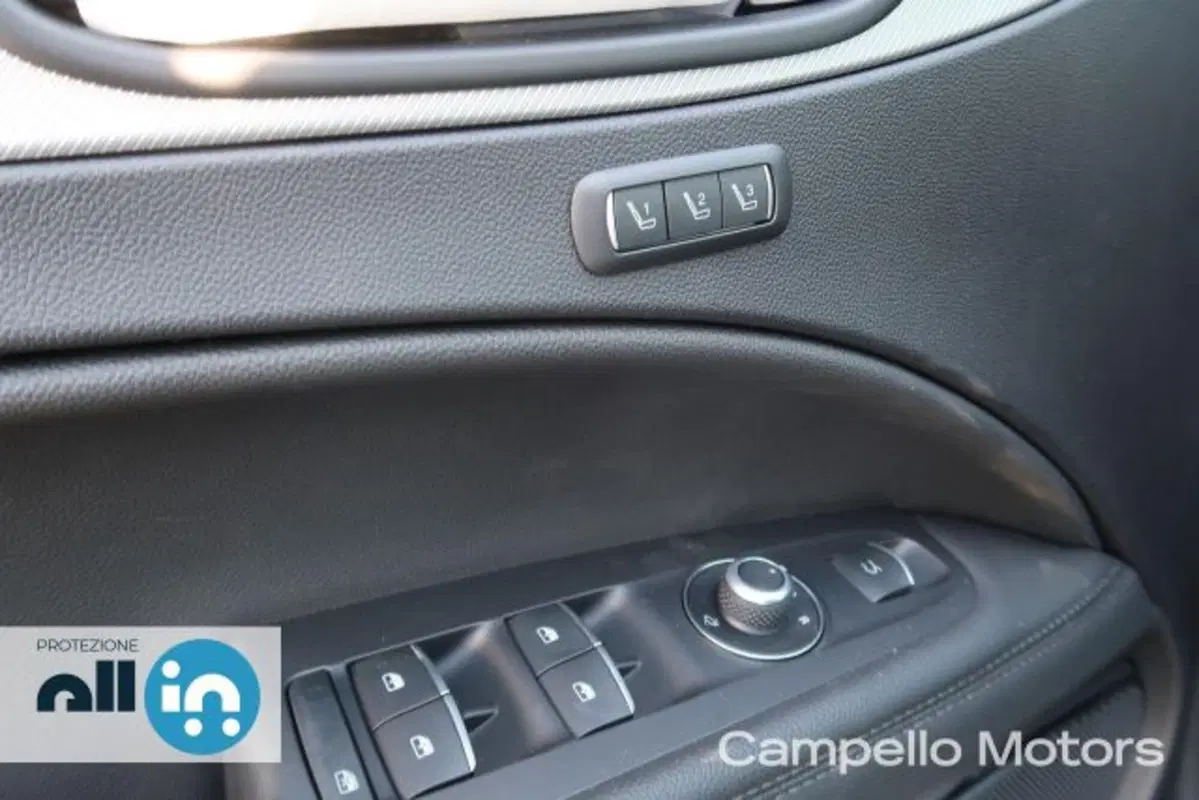 Alfa Romeo Stelvio nuova a Venezia (18)