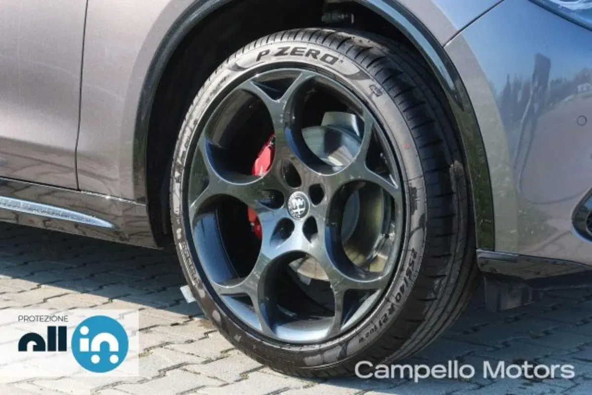 Alfa Romeo Stelvio nuova a Venezia (20)
