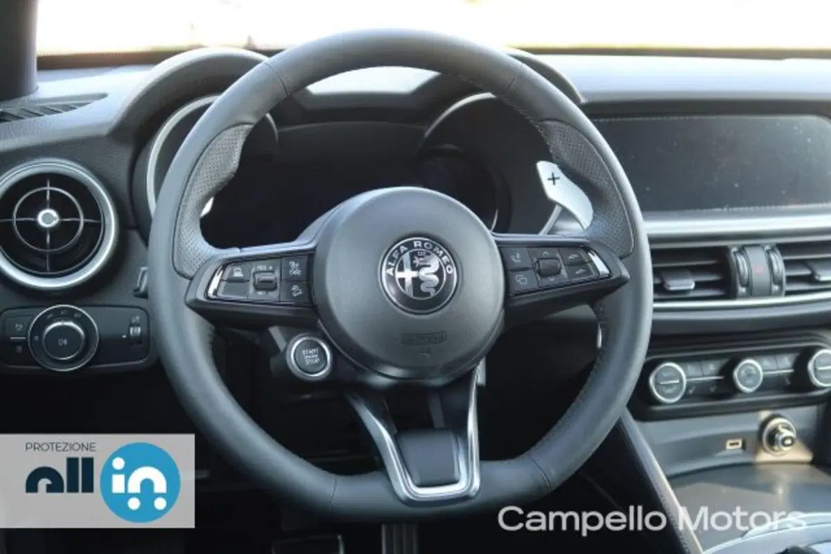 Alfa Romeo Stelvio nuova a Venezia (8)