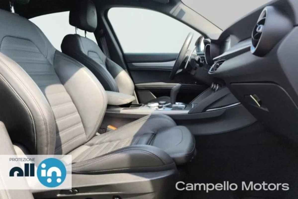 Alfa Romeo Stelvio usata a Venezia (17)