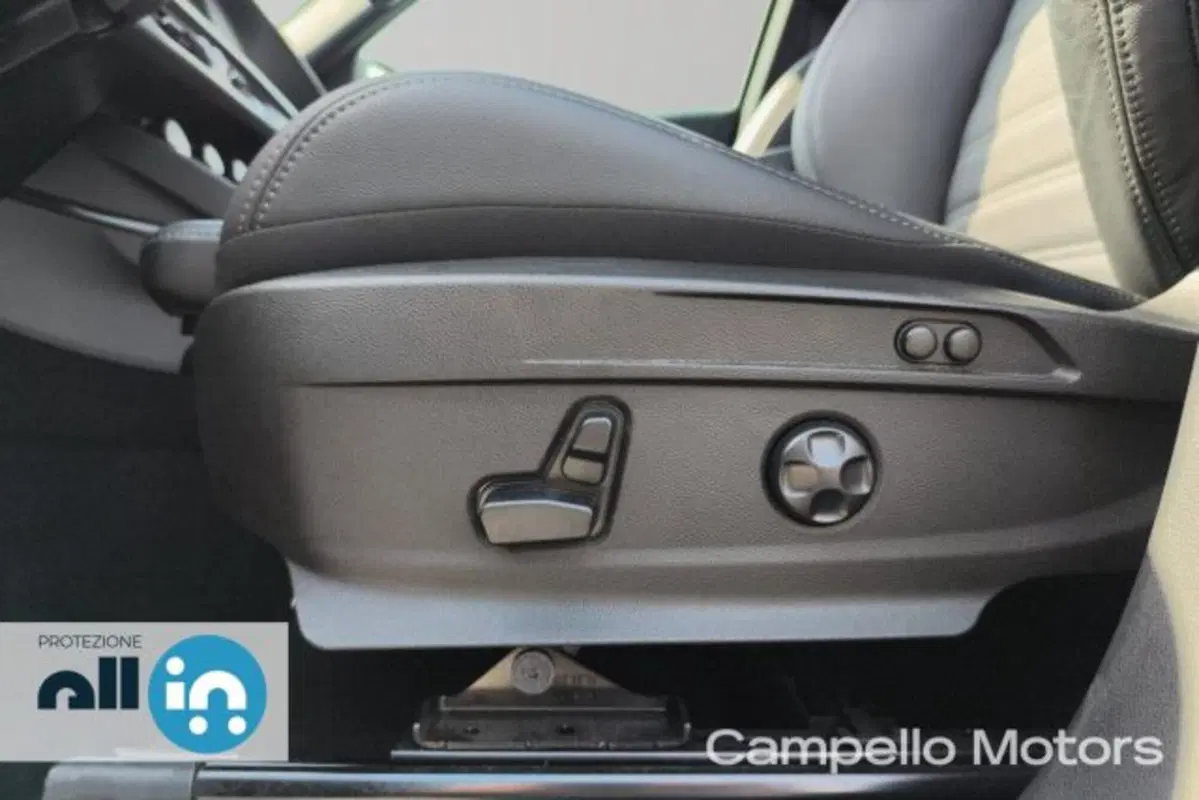 Alfa Romeo Stelvio usata a Venezia (19)