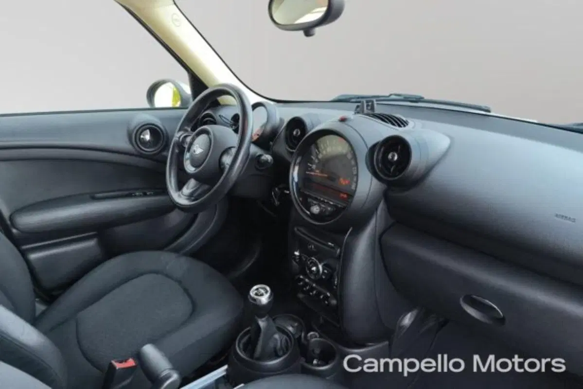 MINI Mini Countryman usata a Venezia (12)