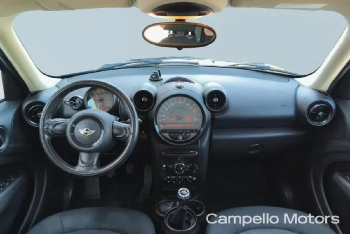 MINI Mini Countryman usata a Venezia (7)