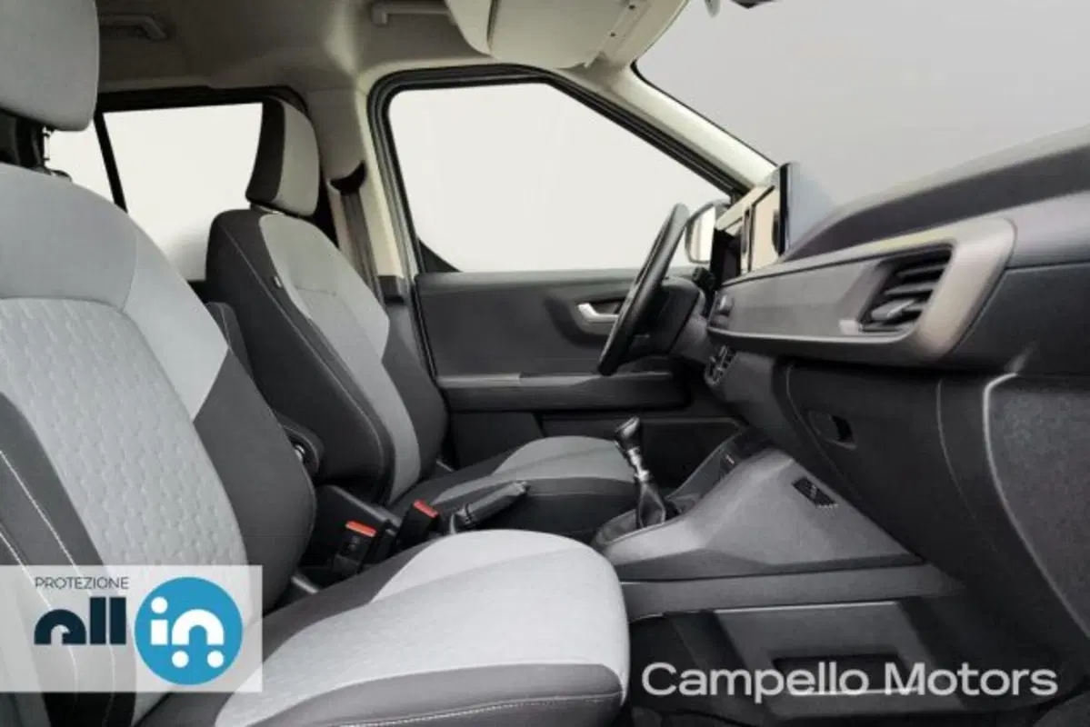 Ford Tourneo Courier usata a Venezia (16)