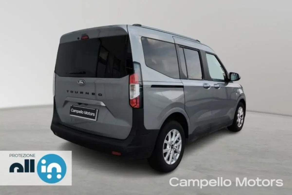 Ford Tourneo Courier usata a Venezia (3)
