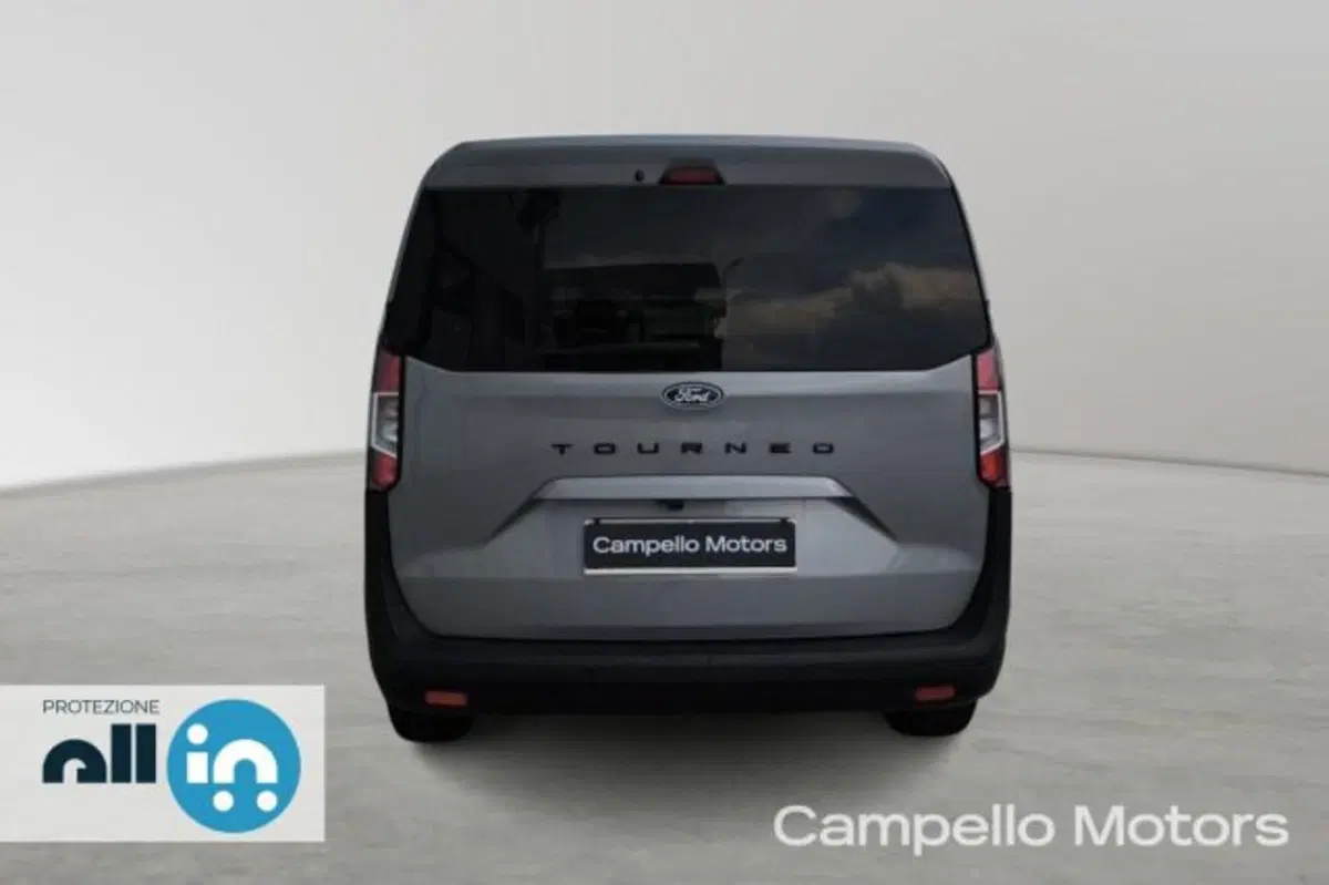 Ford Tourneo Courier usata a Venezia (4)