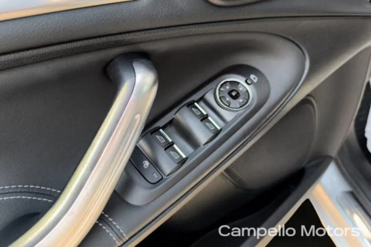 Ford Galaxy usata a Venezia (15)