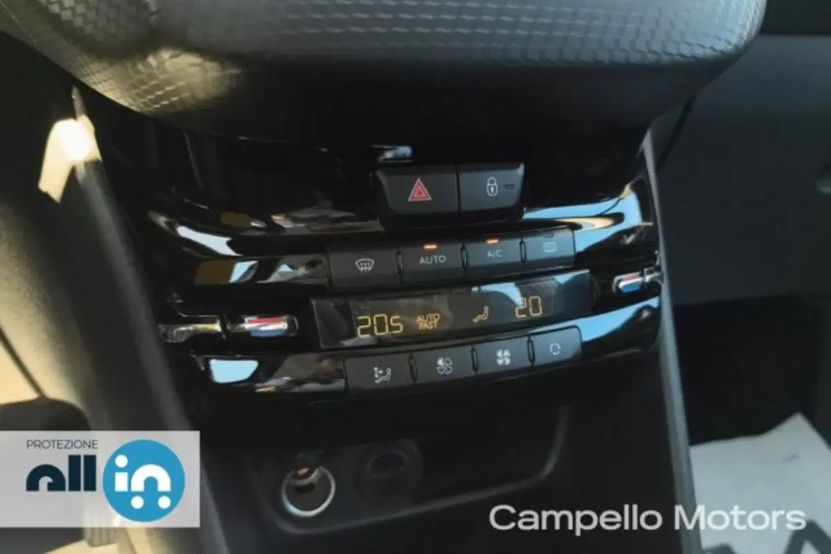 Peugeot 208 usata a Venezia (12)
