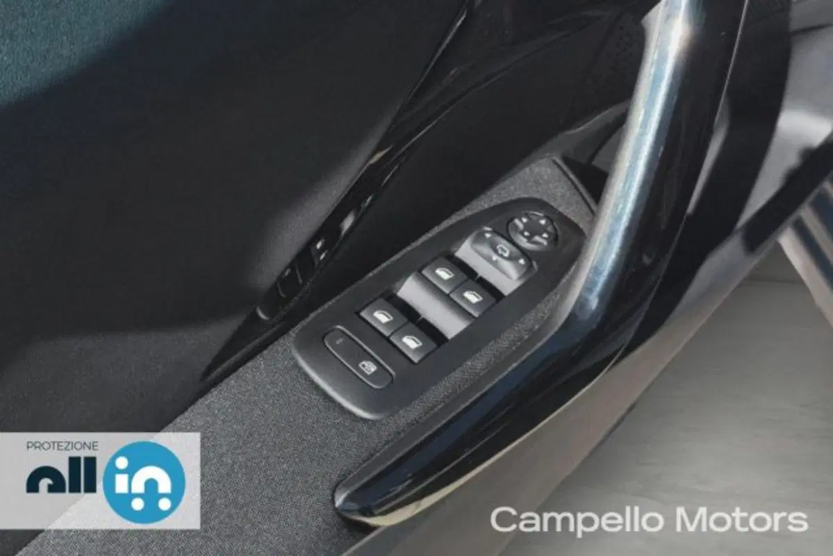 Peugeot 208 usata a Venezia (16)