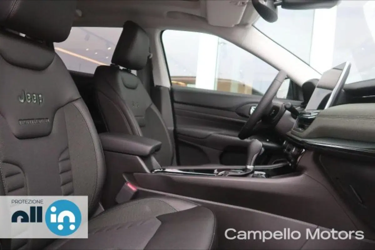 Jeep Compass nuova a Venezia (16)