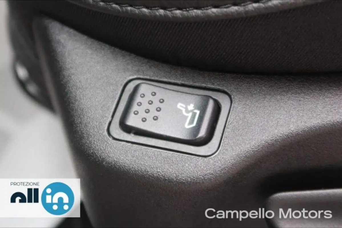 Jeep Compass nuova a Venezia (18)