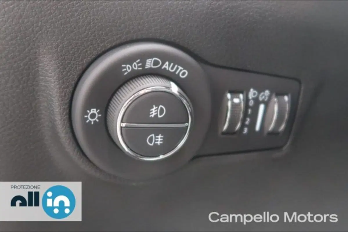 Jeep Compass nuova a Venezia (19)