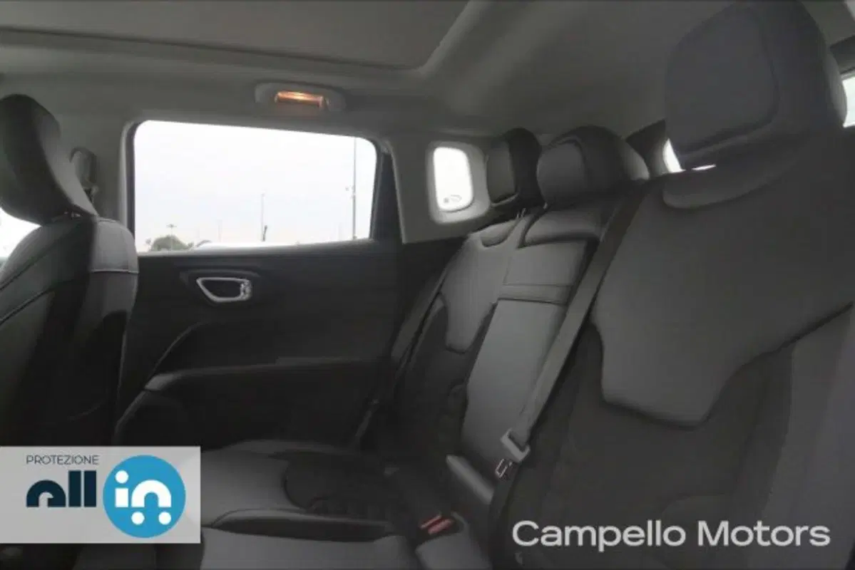 Jeep Compass nuova a Venezia (6)