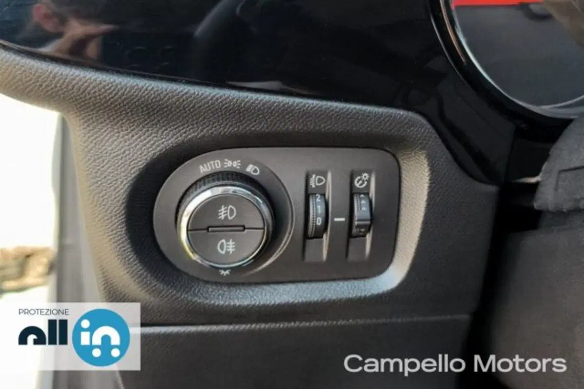 Opel Corsa usata a Venezia (14)