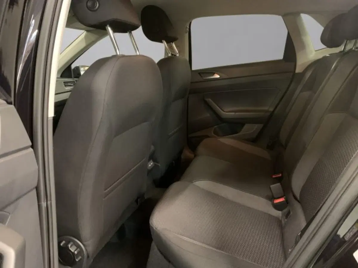 Volkswagen Polo nuova a Vicenza (12)