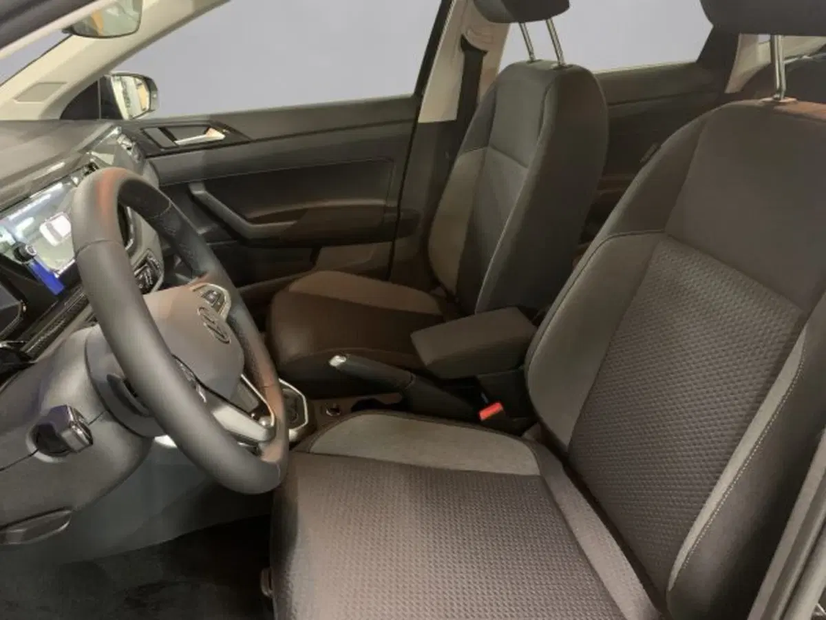 Volkswagen Polo nuova a Vicenza (13)