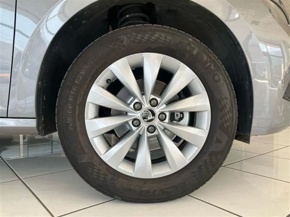 Skoda Kamiq usata a Como (8)