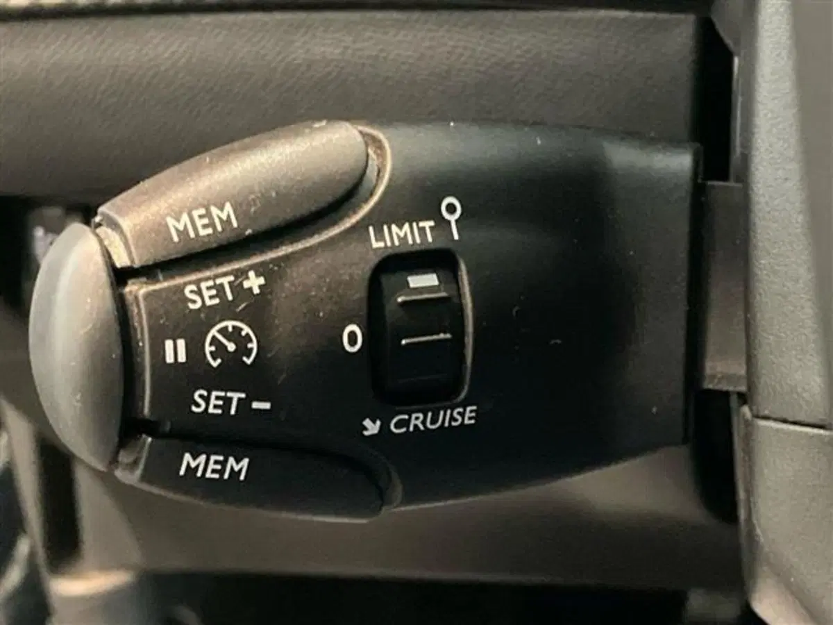 Peugeot 2008 usata a Como (17)