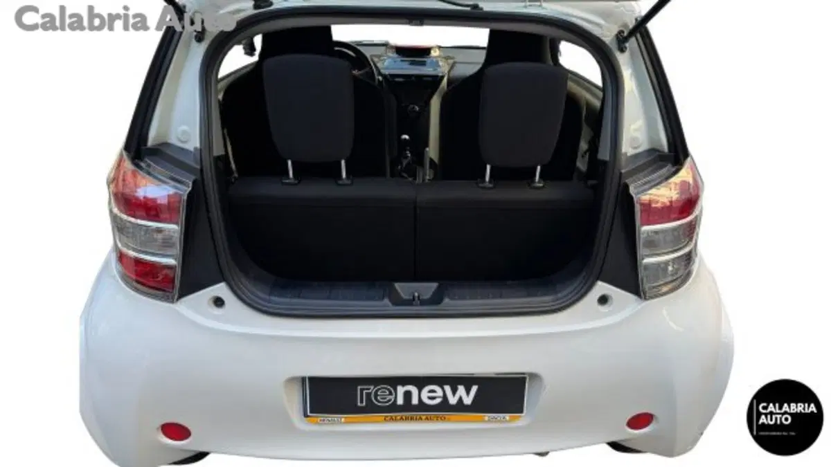 Toyota iQ usata a Reggio Calabria (5)