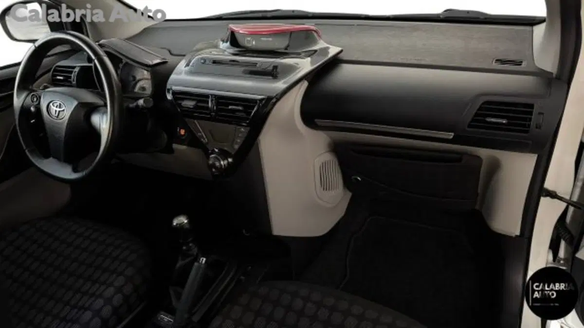 Toyota iQ usata a Reggio Calabria (9)