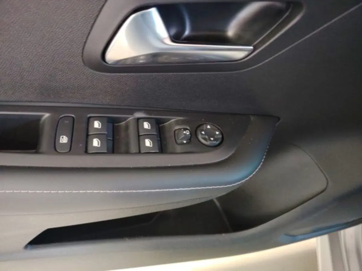 Peugeot 208 usata a Forlì-Cesena (18)