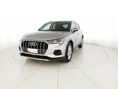 Audi Q3 35 2.0 tdi Business Advanced s-tronic del 2025 usata a San Salvo