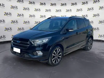 Ford Kuga 1.5 TDCI 120 CV S&amp;S 2WD ST-Line del 2019 usata a Imola
