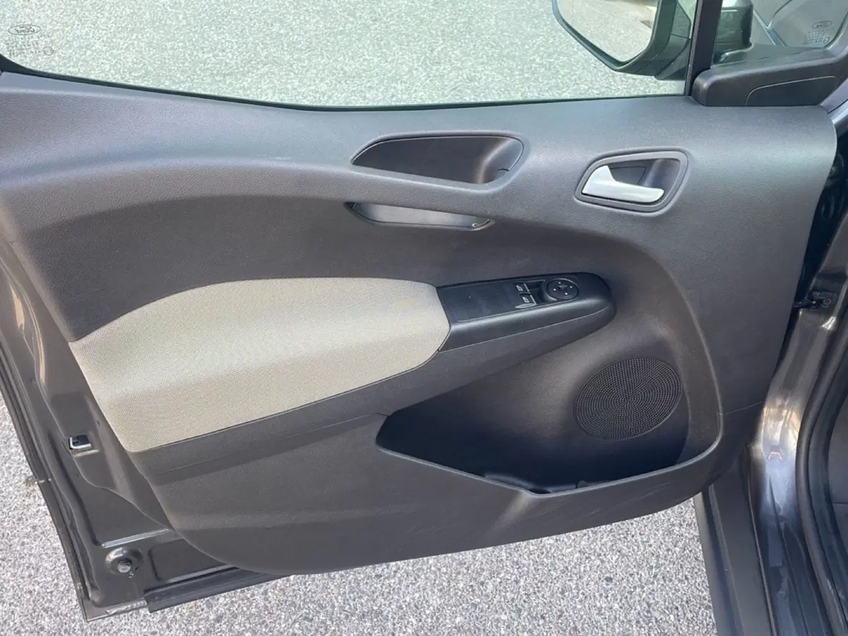 Ford Tourneo Courier usata a Bologna (17)