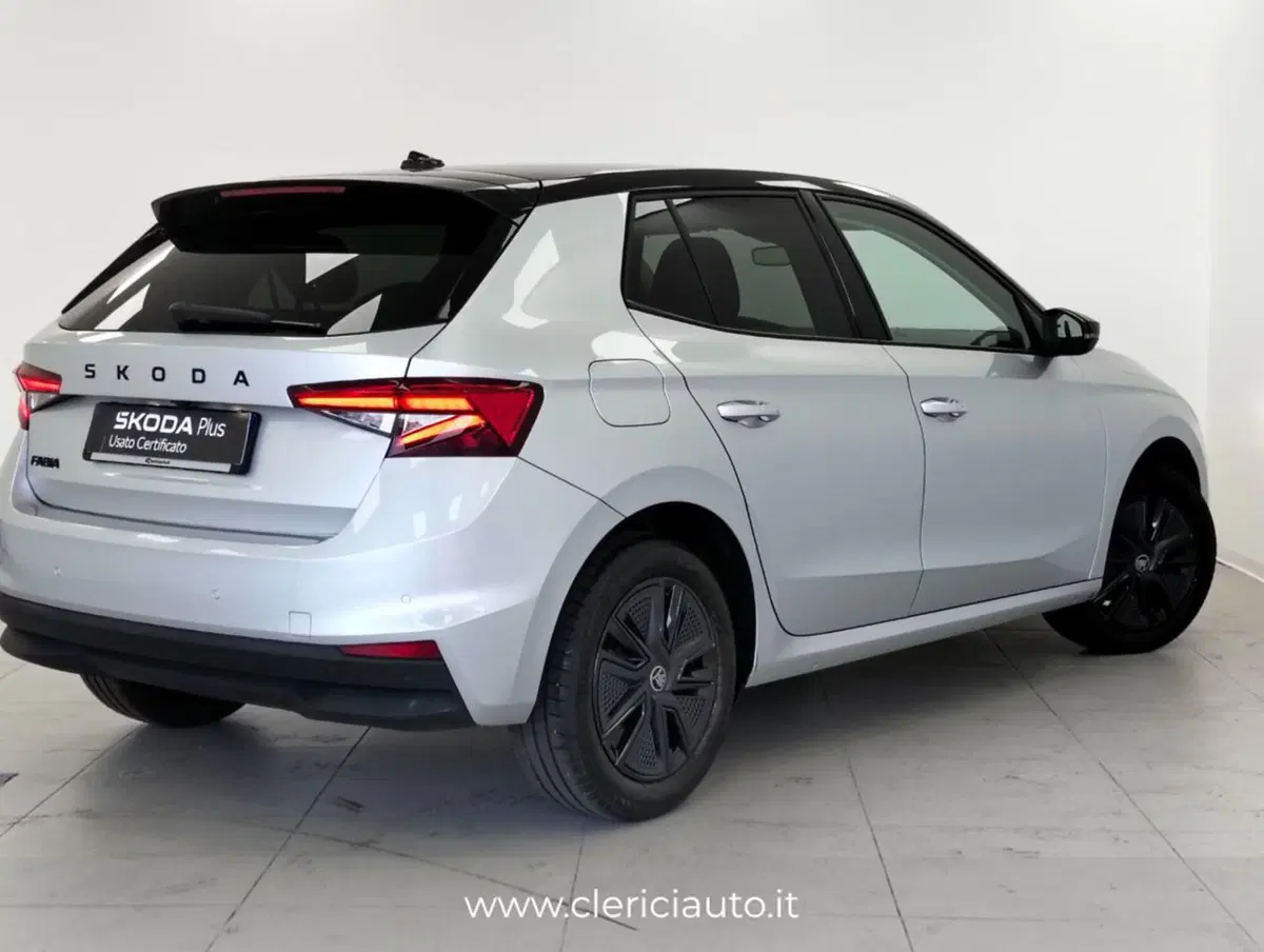 Skoda Fabia usata a Como (2)