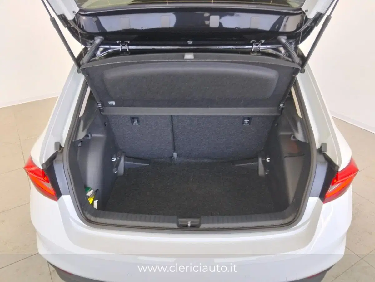 Skoda Fabia usata a Como (17)