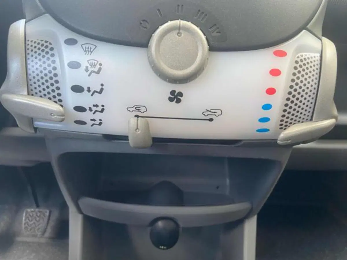 Toyota Aygo usata a Bologna (11)