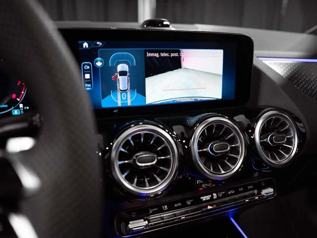 Mercedes-Benz GLA SUV nuova a Ancona (20)