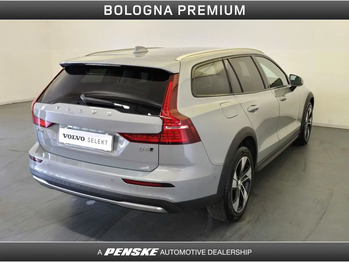 Volvo V60 Cross Country usata a Bologna (2)