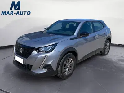 Peugeot 2008 1.2 puretech Active s&amp;s 100cv del 2023 usata a Castelfranco Veneto