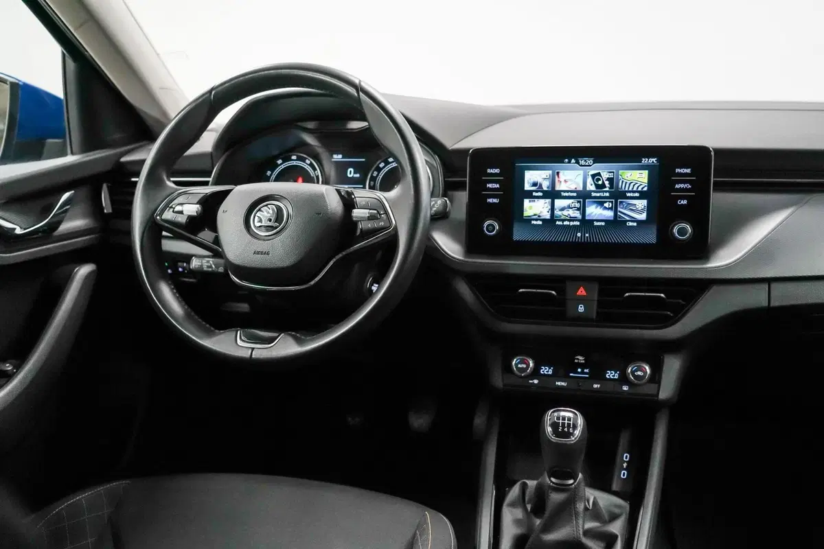 Skoda Kamiq usata a Varese (11)