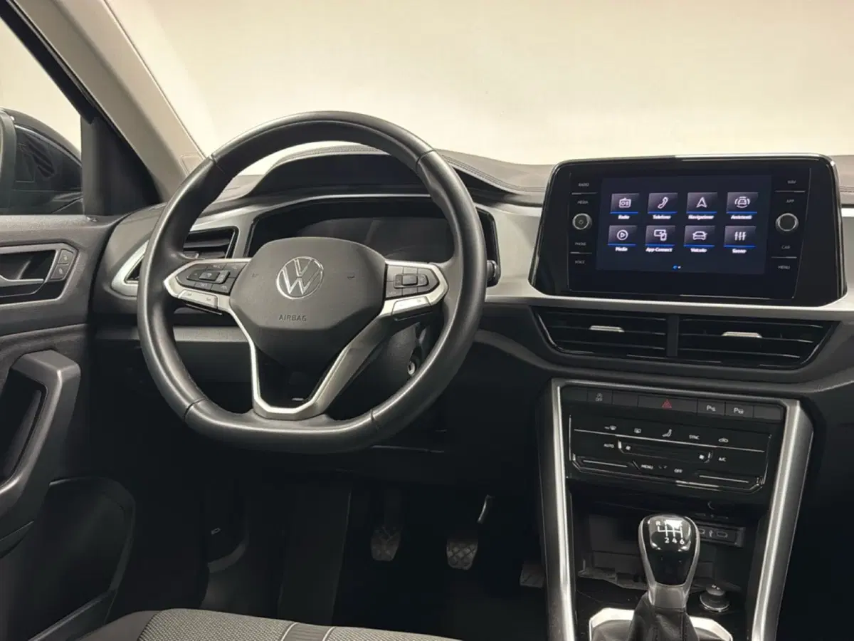 Volkswagen T-Roc usata a Varese (11)