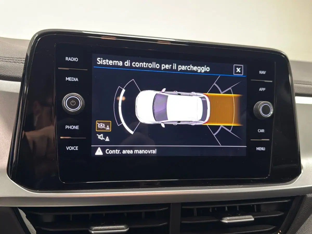 Volkswagen T-Roc usata a Varese (16)