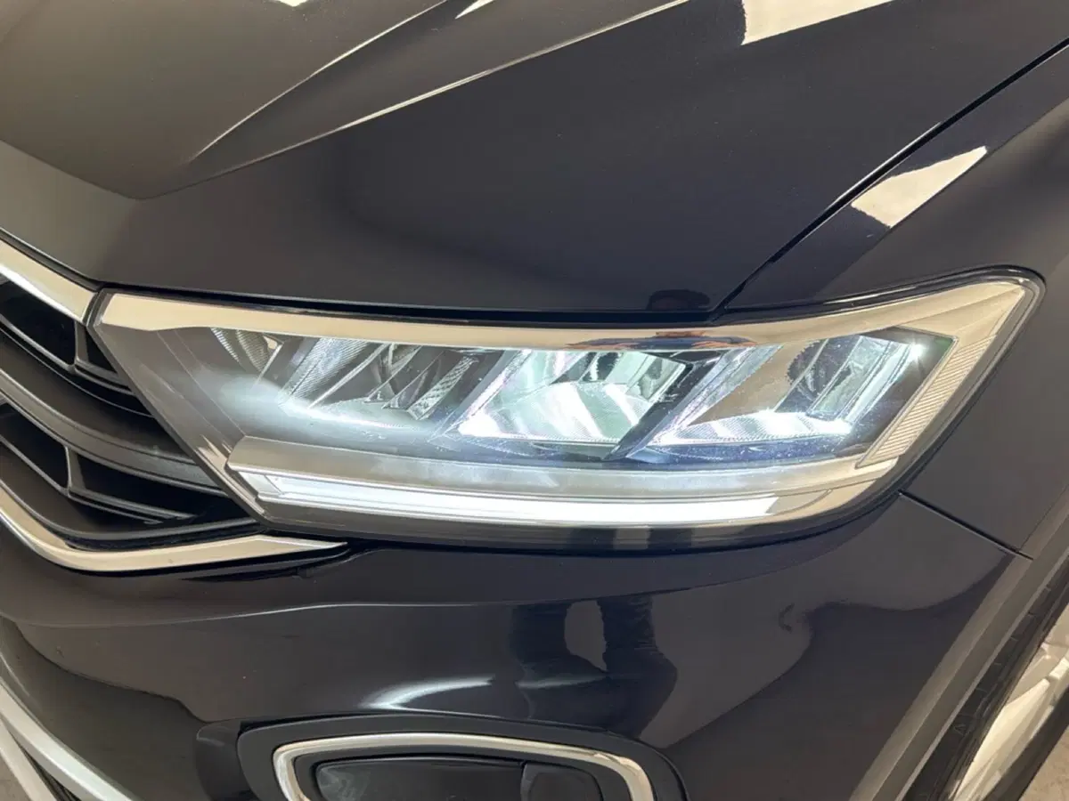 Volkswagen T-Roc usata a Varese (8)
