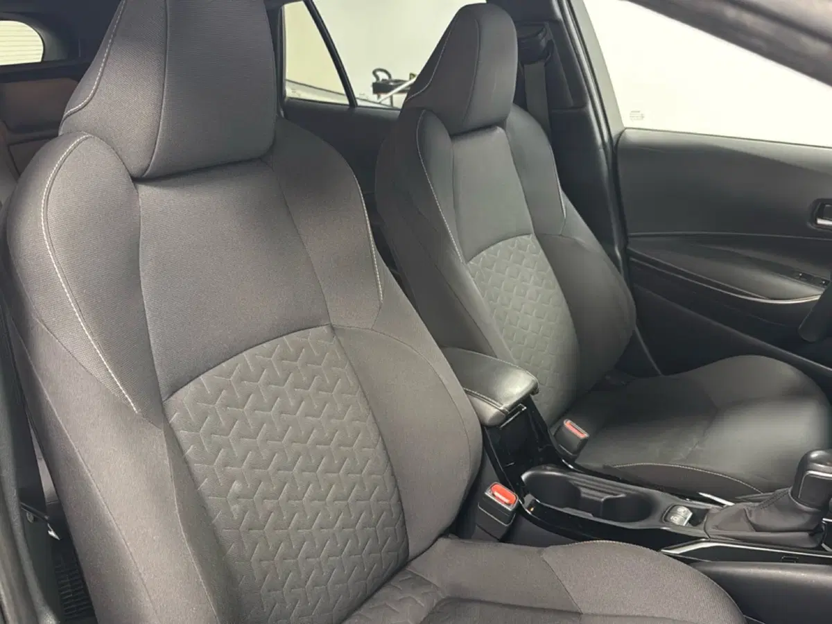 Toyota Corolla Touring Sports usata a Varese (13)