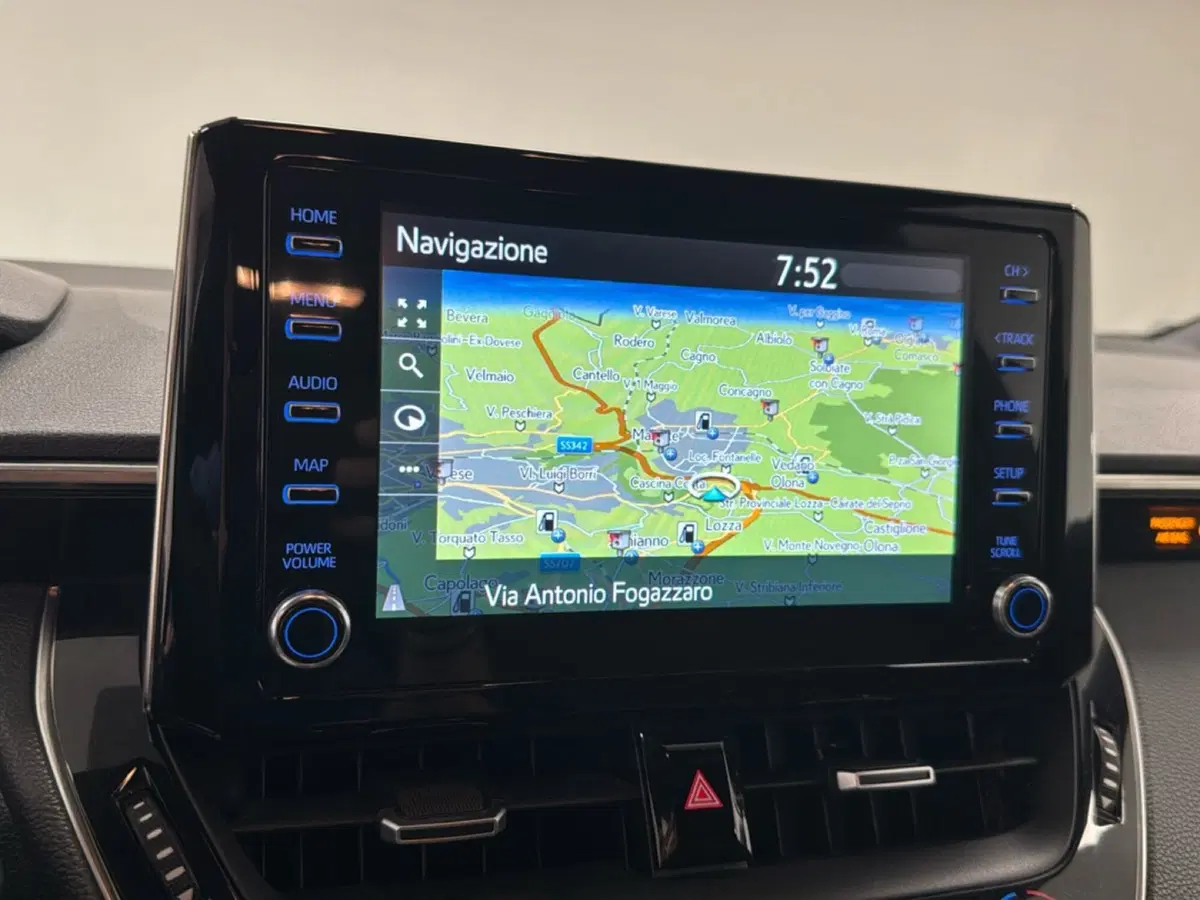 Toyota Corolla Touring Sports usata a Varese (18)