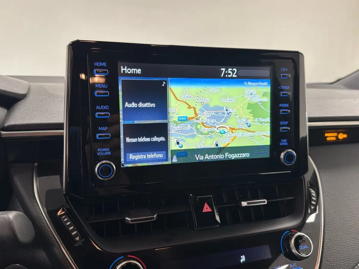 Toyota Corolla Touring Sports usata a Varese (19)