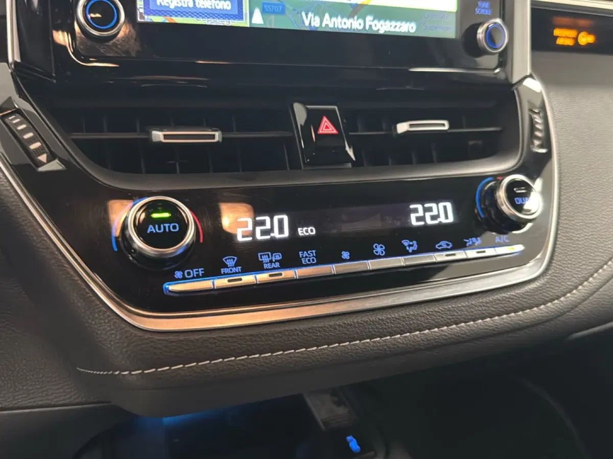 Toyota Corolla Touring Sports usata a Varese (20)