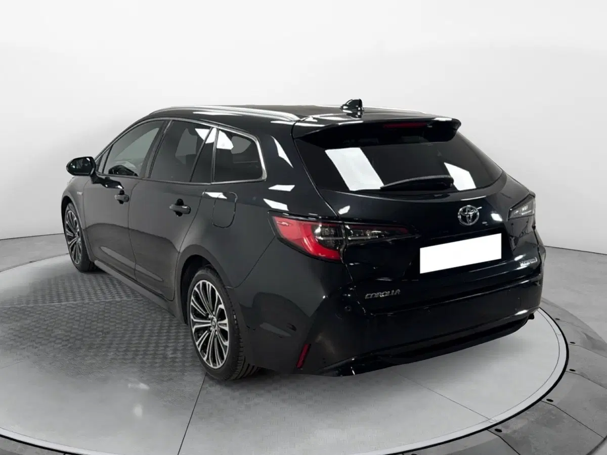 Toyota Corolla Touring Sports usata a Varese (4)