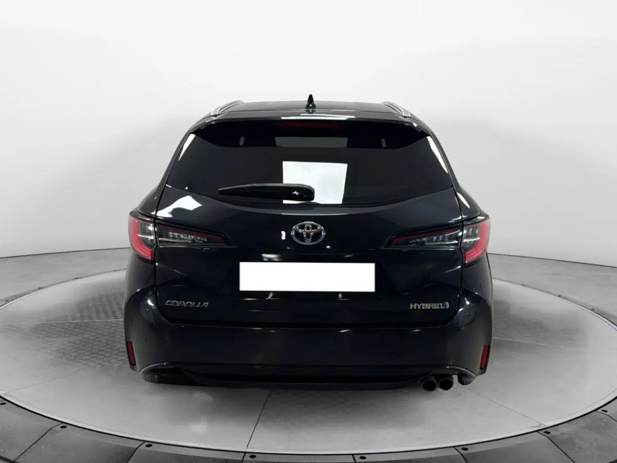 Toyota Corolla Touring Sports usata a Varese (5)