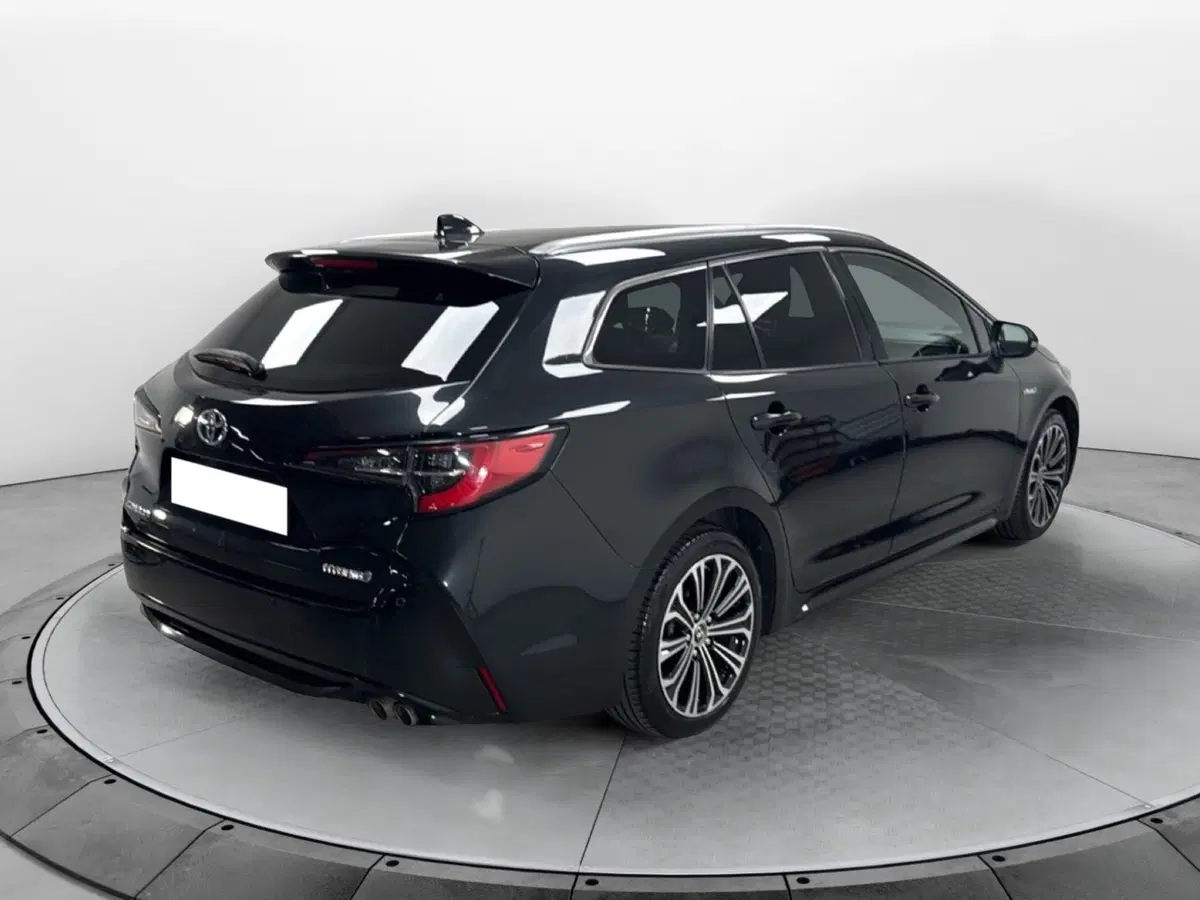 Toyota Corolla Touring Sports usata a Varese (6)