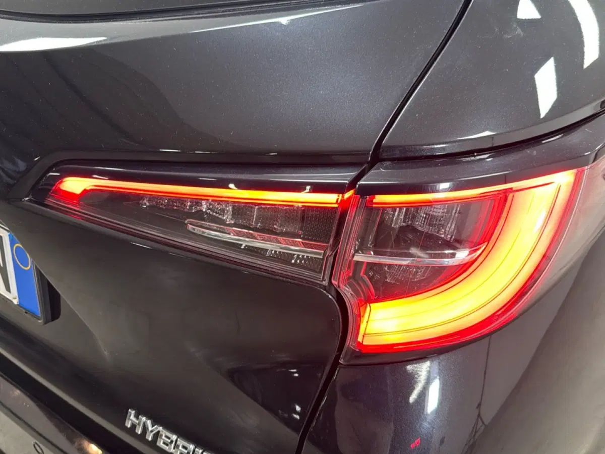 Toyota Corolla Touring Sports usata a Varese (8)
